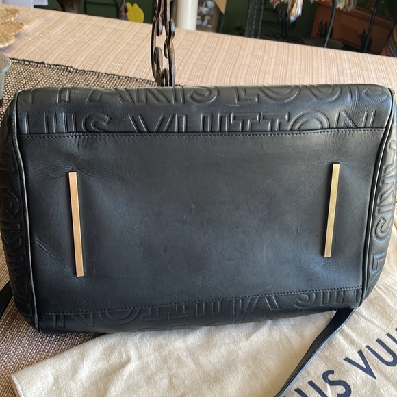 Black Leather Satchel/Duffle with shoulder Strap - Picture 12 of 16